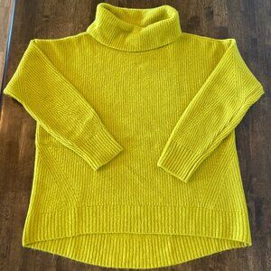 Old Navy Yellow Slouchy Turtleneck Sweater for Women Hi-lo Hem Size Large NWOT!